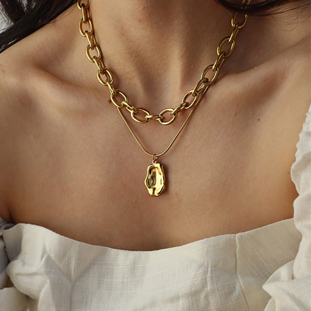 Thick Chain Toggle Clasp Gold Necklace